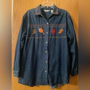 Victoria Jones Woman denim button down shirt. Size 1X